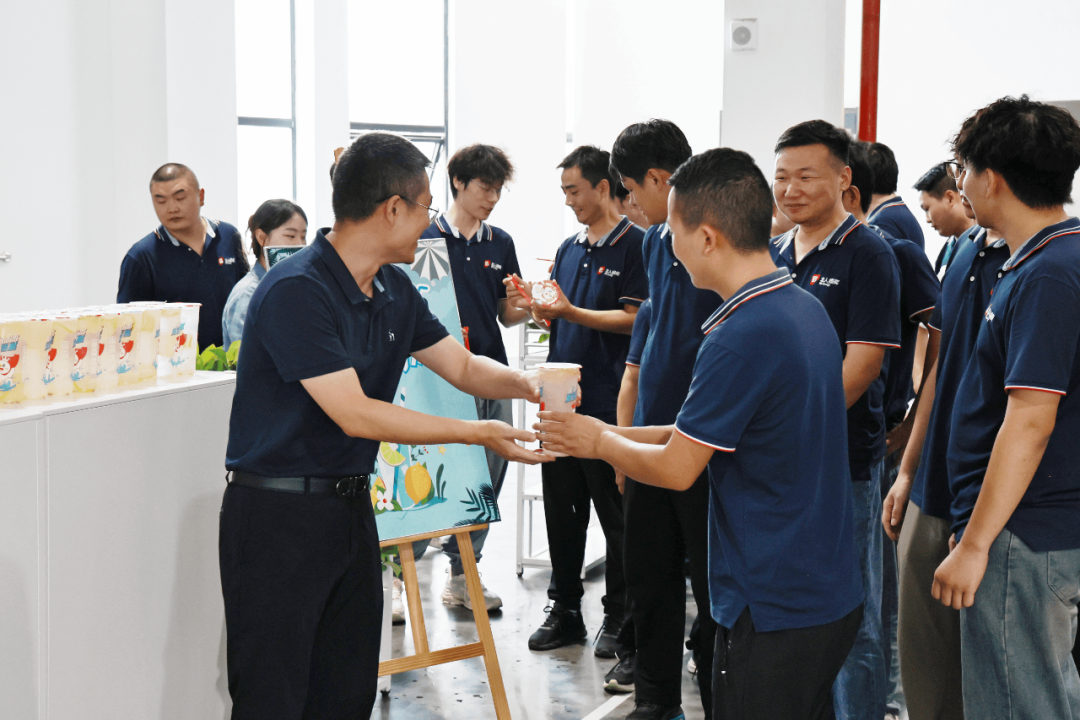 战高温 送清凉 | 江苏北人工会开展员工关怀活动