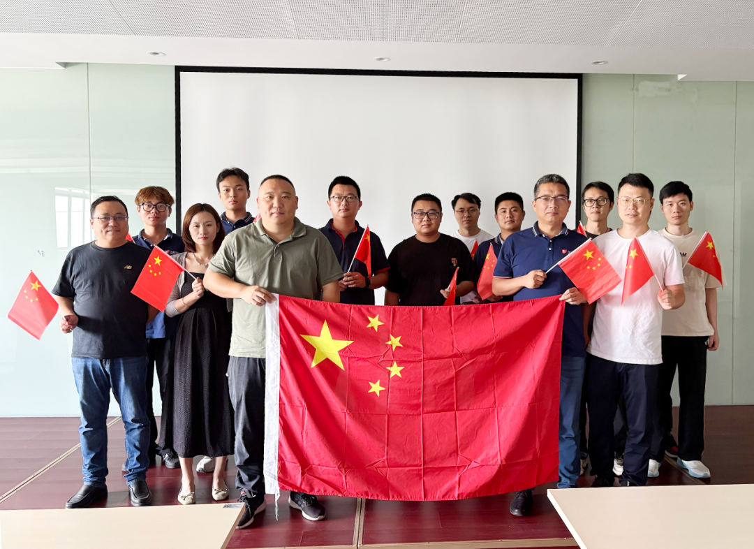 愿以吾辈之青春 捍卫盛世之中华 | 江苏北人组织观看九三阅兵仪式